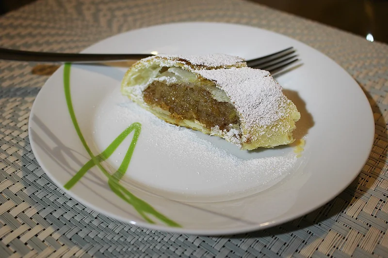 Apfelstrudel